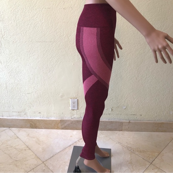 Fabletics Women’s Size S Maroon/Pink Compression Leggings Yoga Pants Stretchy - Picture 4 of 16